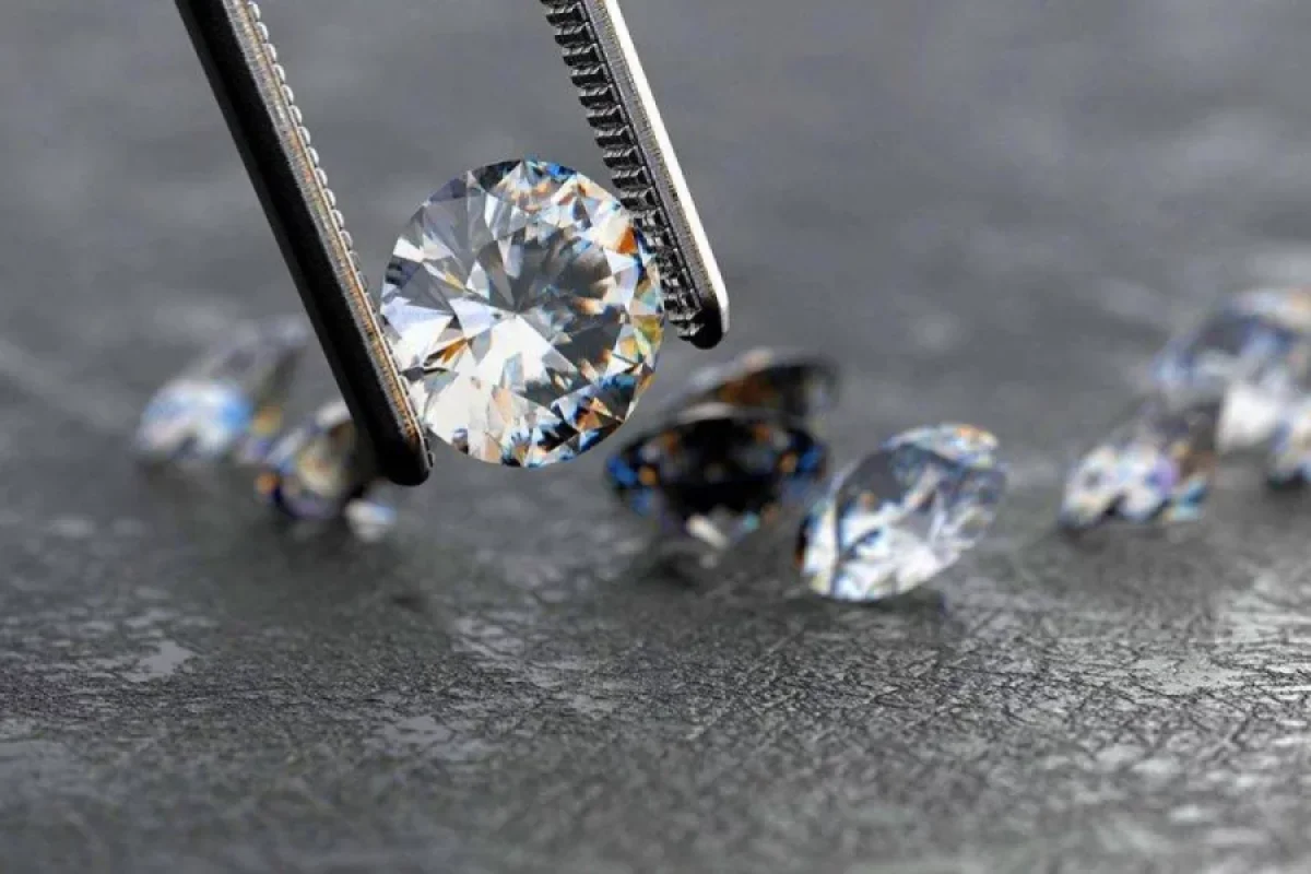 Emal edilməmiş almazın daşınma qaydası müəyyənləşdi