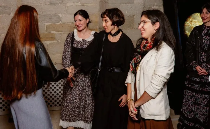 Leyla Əliyeva Əminə ilə sərgidə... - Fotolar