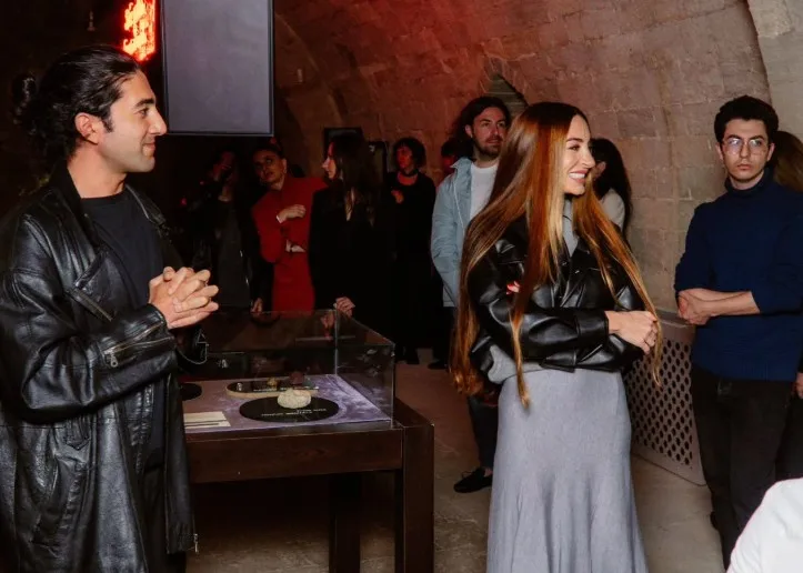 Leyla Əliyeva Əminə ilə sərgidə... - Fotolar