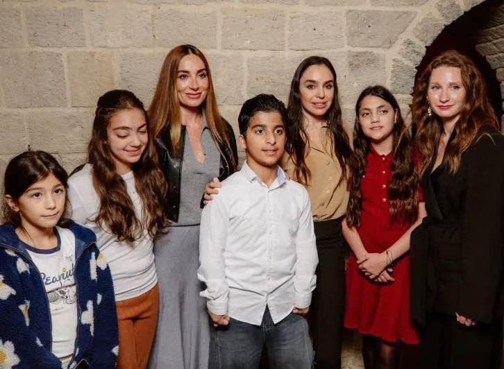 Leyla Əliyeva Əminə ilə sərgidə... - Fotolar