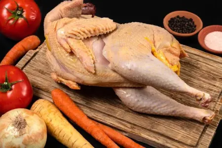 Hər gün yeyirik, amma zəhər saçır – Toyuğun ən zərərli 3 hissəsi