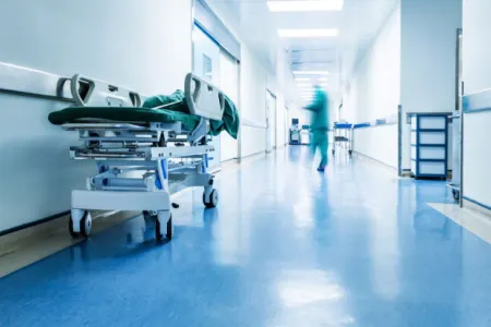 Sanitar qovşaqda yıxılan 72 yaşlı qadın xəstəxanada öldü