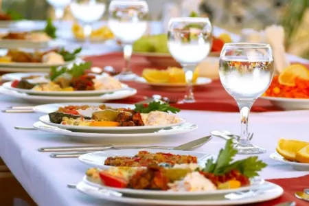 Yeni vergi gəlir: Kafe və restoranlarda qiymətlər dəyişəcək? 