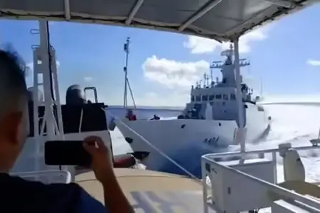 Çin sahillərində gəmilər toqquşdu