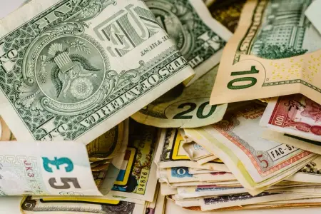 Mərkəzi Bank valyuta məzənnələrini açıqladı