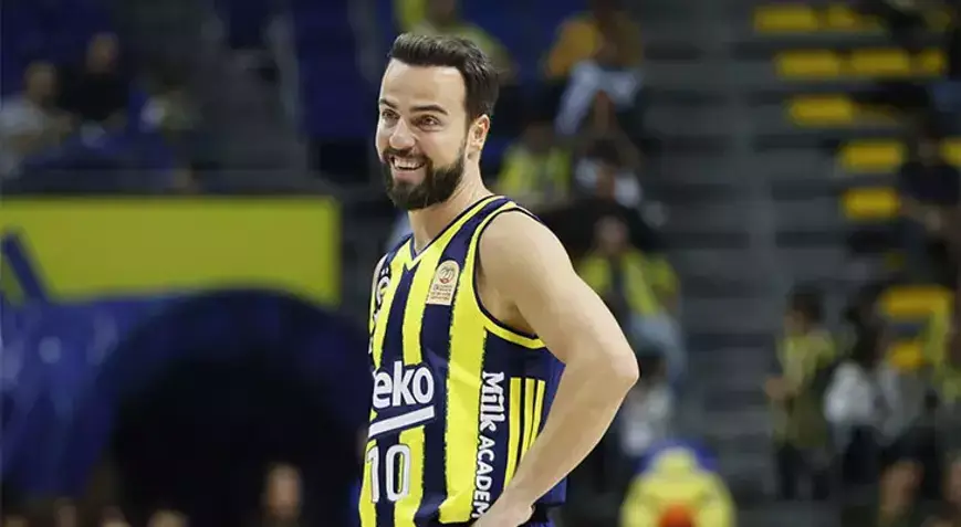 "Kapitan komandanın nümunəvi üzvüdür, bu davranış yaraşmadı" 