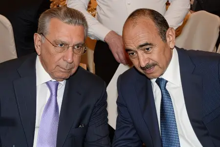 Keçmiş məmur Əli Həsənov: "Ramiz Mehdiyevin həyat yolundan bizə də bir pay düşür"