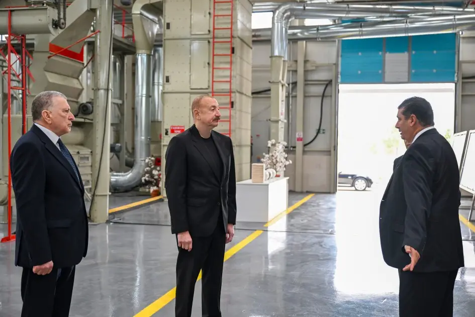 Prezident pambıq emalı zavodunun fəaliyyəti ilə tanış oldu