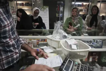 İranda kritik vəziyyət - Xəstələr dərman tapmır