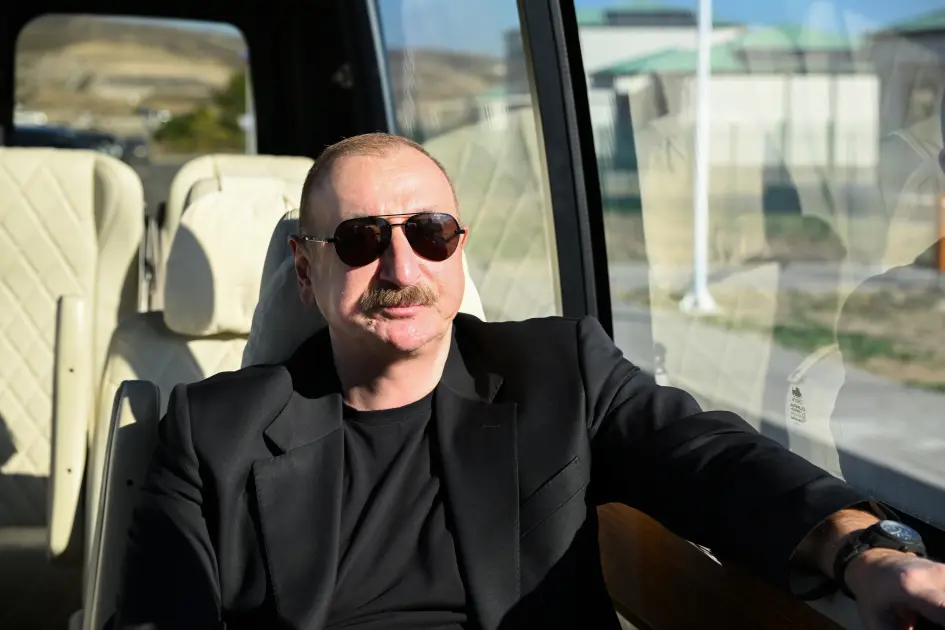 Prezident bu kəndləri gəzdi - Fotolar