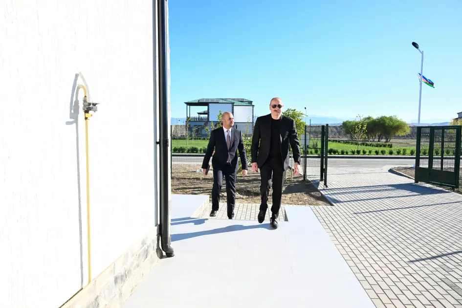 Prezident bu kəndləri gəzdi - Fotolar