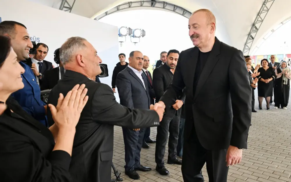 İlham Əliyev onlarla da görüşdü - Fotolar