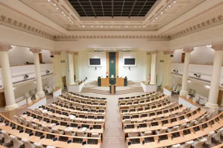 Gürcüstanda müxalif deputatlardan ibarət yeni fraksiya yarandı