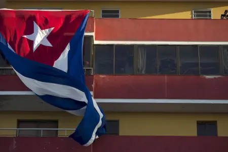 Ukrayna bu ölkədəki səfirliyini bağlayır