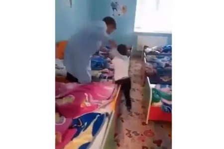 Azyaşlını döyən həmin dayə işdən çıxarılıb