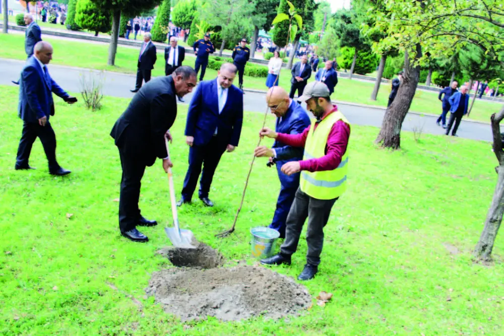 Sabiq icra başçısı dünən festivalda imiş... - Fotolar