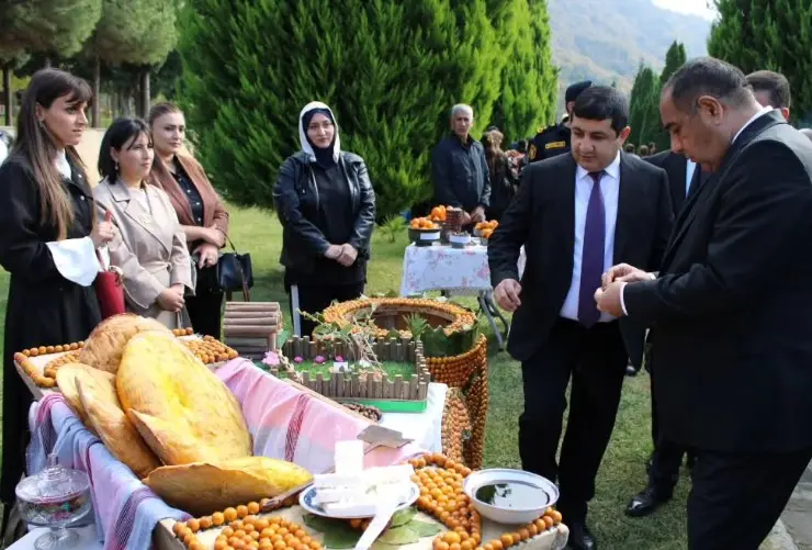 Sabiq icra başçısı dünən festivalda imiş... - Fotolar