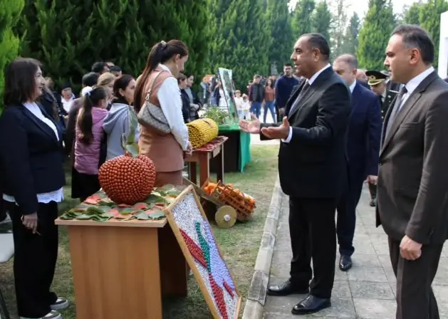 Sabiq icra başçısı dünən festivalda imiş... - Fotolar