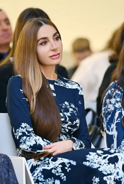 Leyla, Arzu və Alena Əliyevalar musiqi alətlərinin təqdimatında - Fotolar