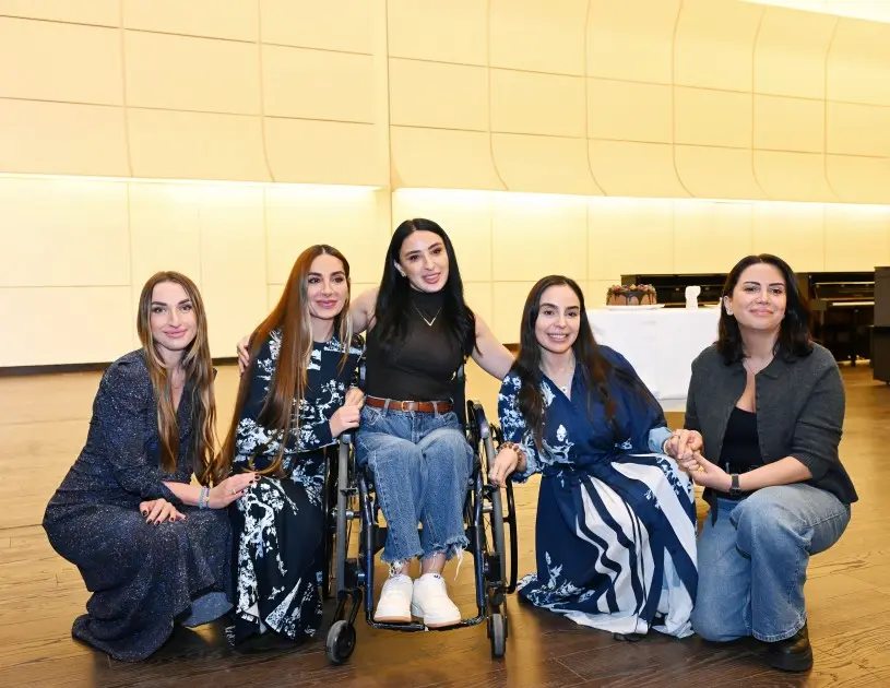 Leyla, Arzu və Alena Əliyevalar musiqi alətlərinin təqdimatında - Fotolar