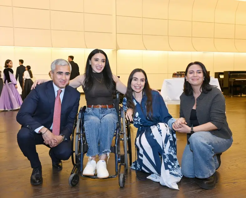 Leyla, Arzu və Alena Əliyevalar musiqi alətlərinin təqdimatında - Fotolar