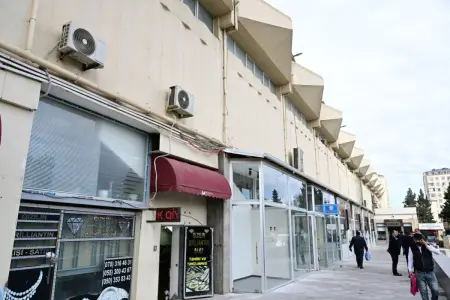 “Moskva” univermağının binasında qanunsuz təmir işləri aparılıb - Fotolar