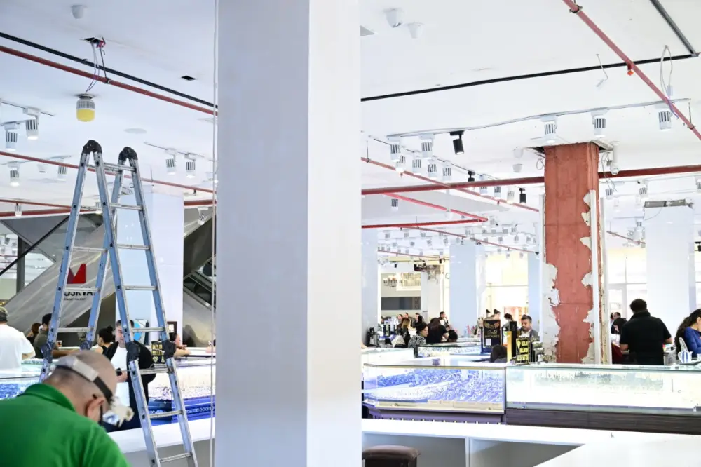 “Moskva” univermağının binasında qanunsuz təmir işləri aparılıb - Fotolar