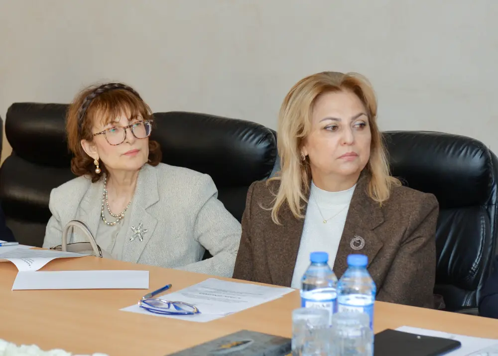 Yeni təhsil strategiyası müzakirə edildi 