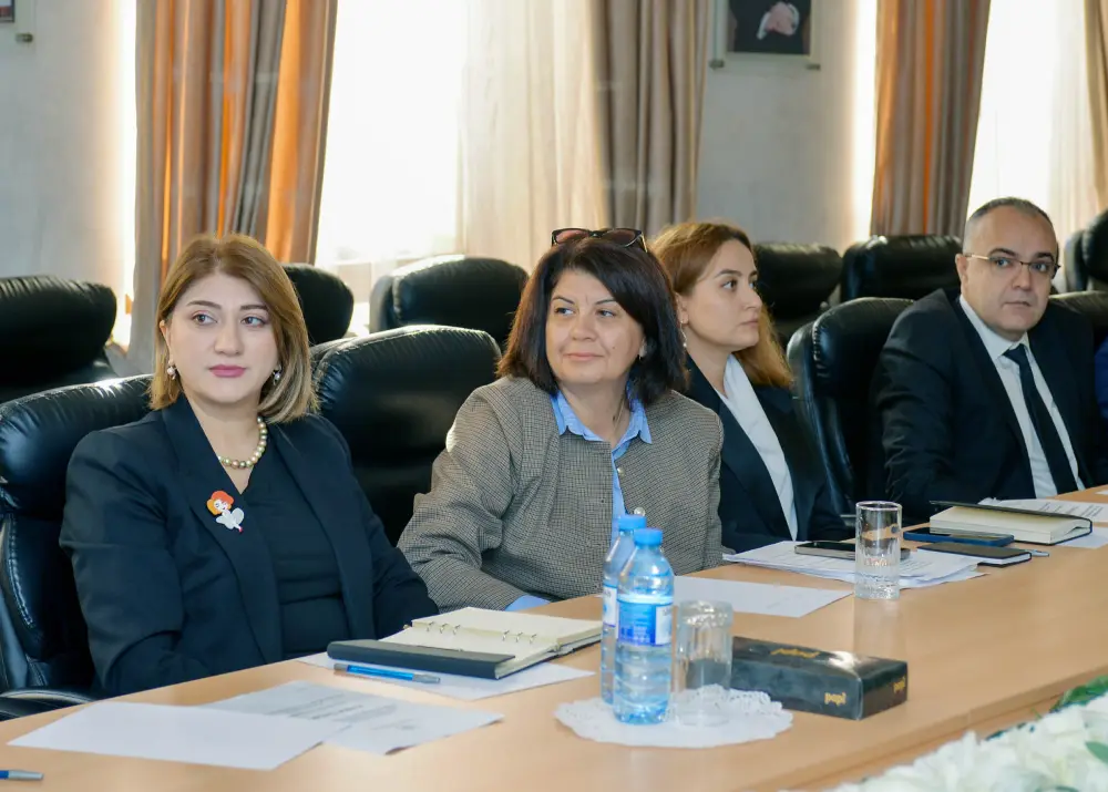 Yeni təhsil strategiyası müzakirə edildi 