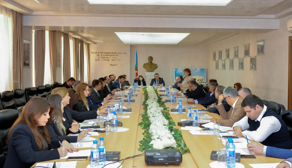 Yeni təhsil strategiyası müzakirə edildi 