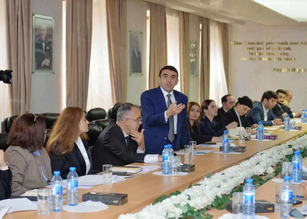 Yeni təhsil strategiyası müzakirə edildi 
