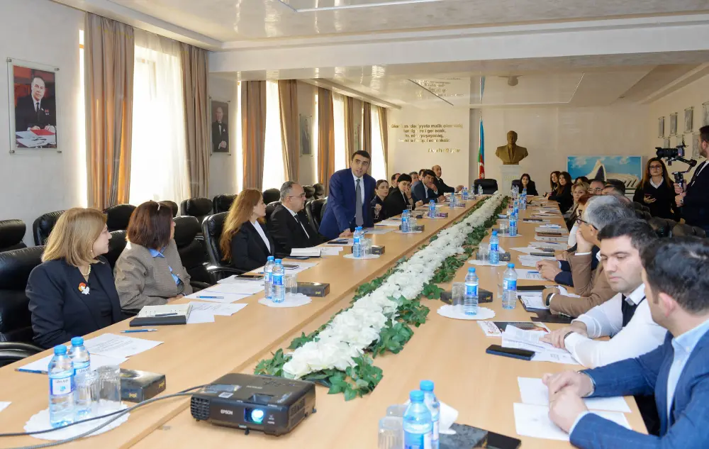 Yeni təhsil strategiyası müzakirə edildi 