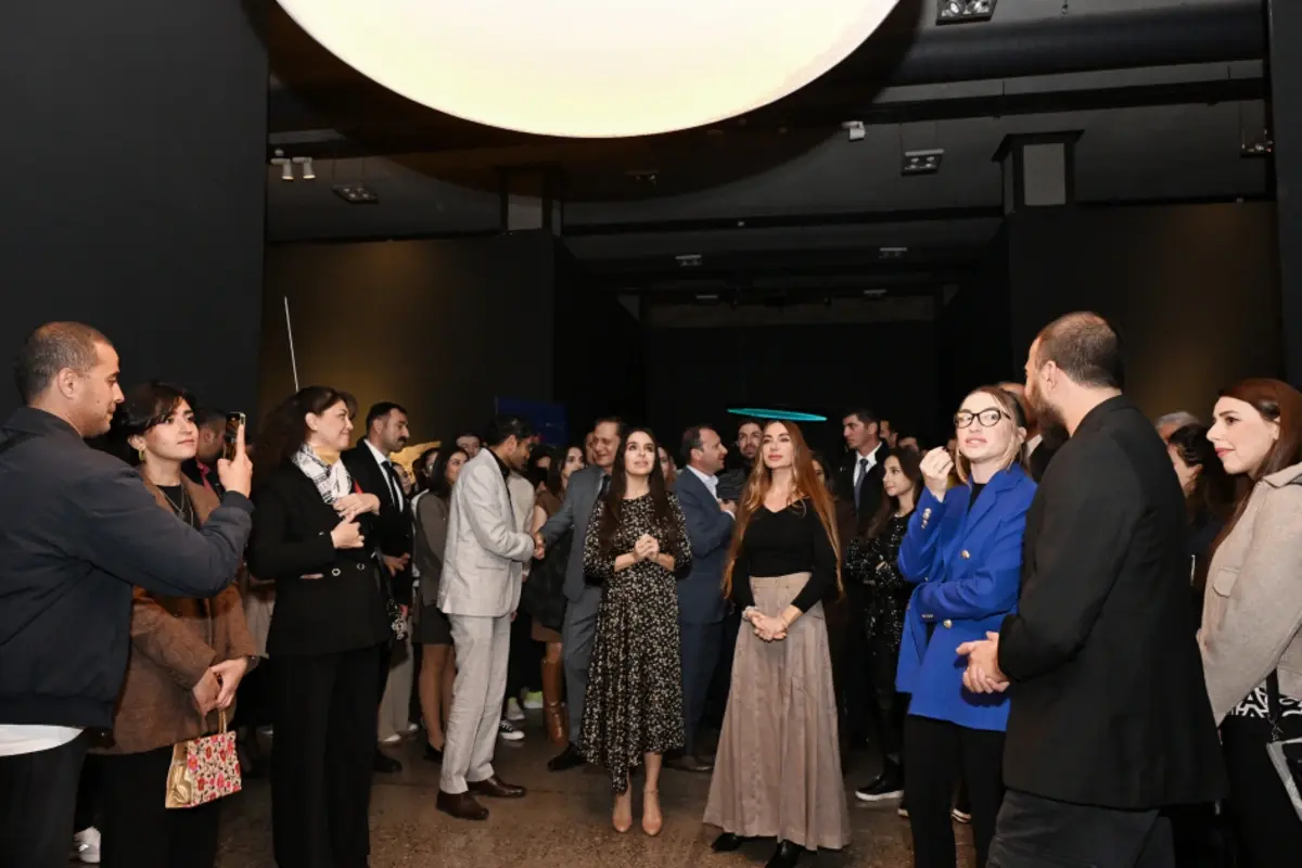 Əliyevalar “Baku Steel Art 2025” və “Son dalğa” sərgilərini ziyarət ediblər – Foto