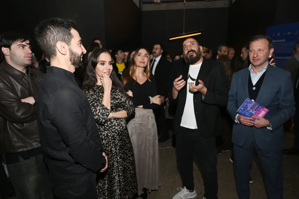 Əliyevalar “Baku Steel Art 2025” və “Son dalğa” sərgilərini ziyarət ediblər – Foto