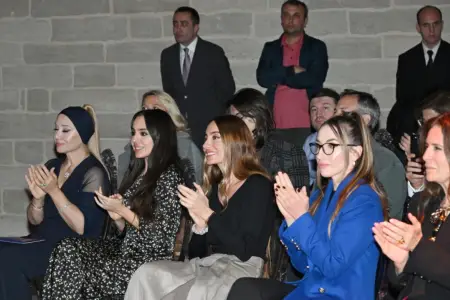 Leyla, Arzu və Alyona Əliyevalar “Suyun sirri” pantomim tamaşasını izlədilər – Fotolar