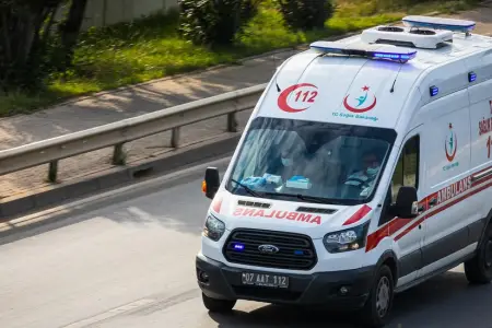 Antalyada turistlər qəzaya düşdü, 10 nəfər yaralandı