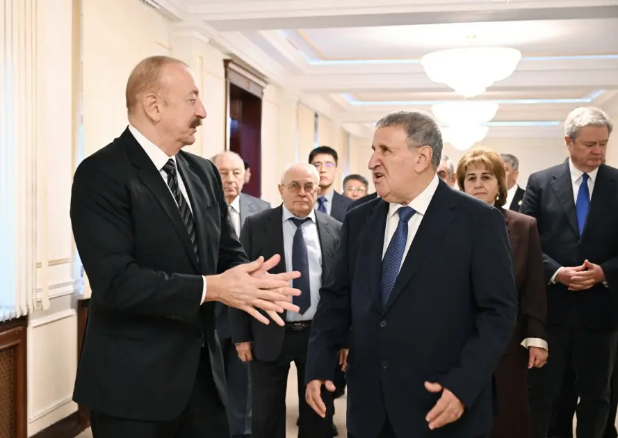 Prezident AMEA-da çıxış etdi - Foto