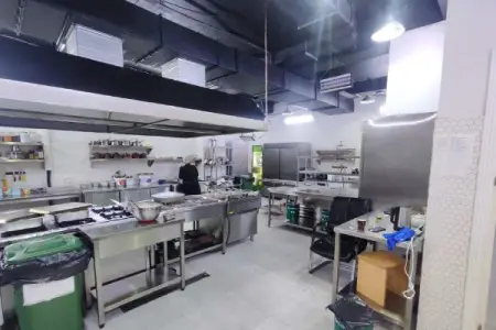 Bu restoranda məhsul nümunəsində uyğunsuzluq aşkarlandı - Foto