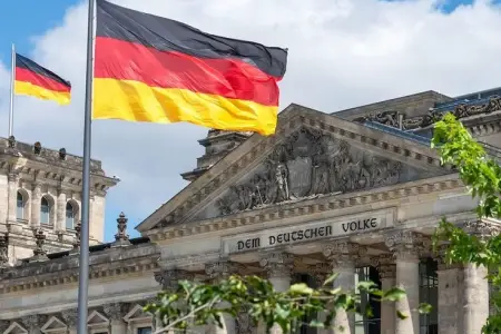 Almaniyada deputatın avtomobili yandırıldı – Foto