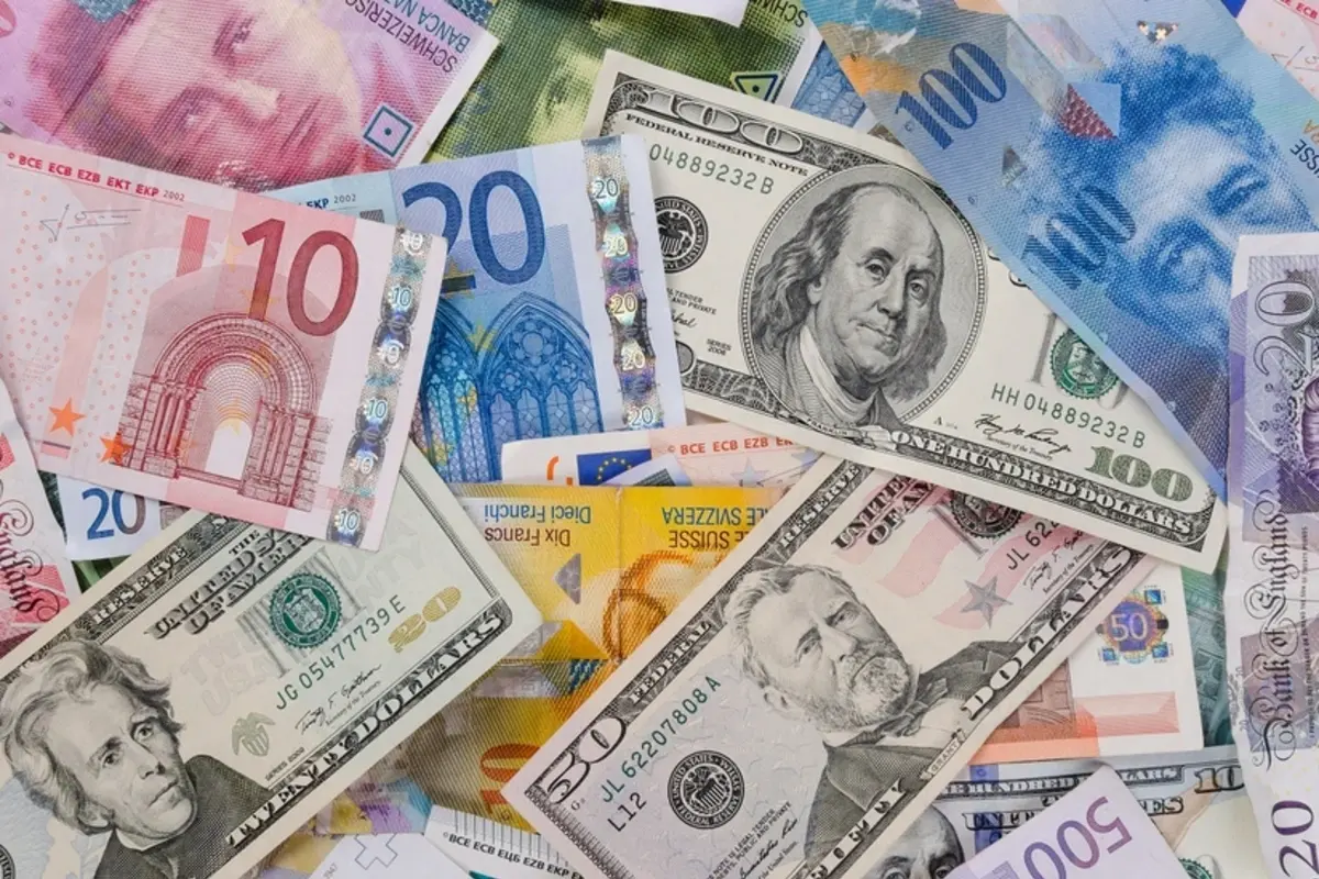 Dollar sabit qaldı, avro və rubl ucuzlaşdı - Məzənnə 