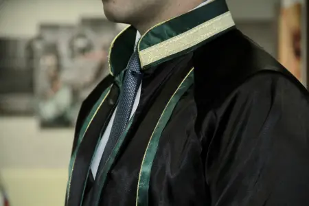 Vəkil hoteldə dərmandan zəhərlənərək öldü - Foto