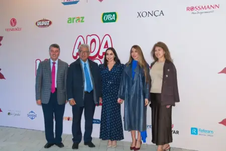 Leyla Əliyeva və Arzu Əliyeva ADA İbtidai Məktəbində olublar