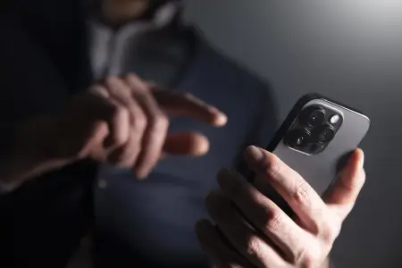 Bu proqramlarla sizi izləyə, şantaj edə bilər – Təcili telefondan silin