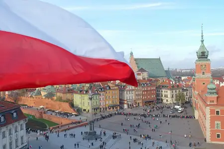 Polşa hökuməti səfərbər oldu: vətəndaşlar orduya hazırlanır