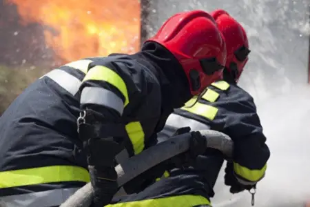 Bakıda yanğın: Zəhərlənənlər var 