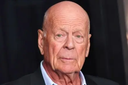 Ağır xəstəlikdən əziyyət çəkilən məşhur aktyorun yeni fotoları