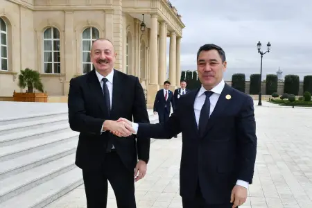 Sadır Japarov İlham Əliyevi təbrik etdi