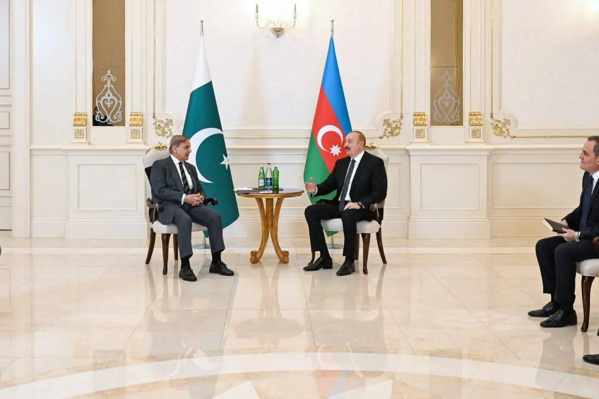 Prezident İlham Əliyevin Pakistanın Baş naziri ilə məhdud tərkibdə görüşü olub
