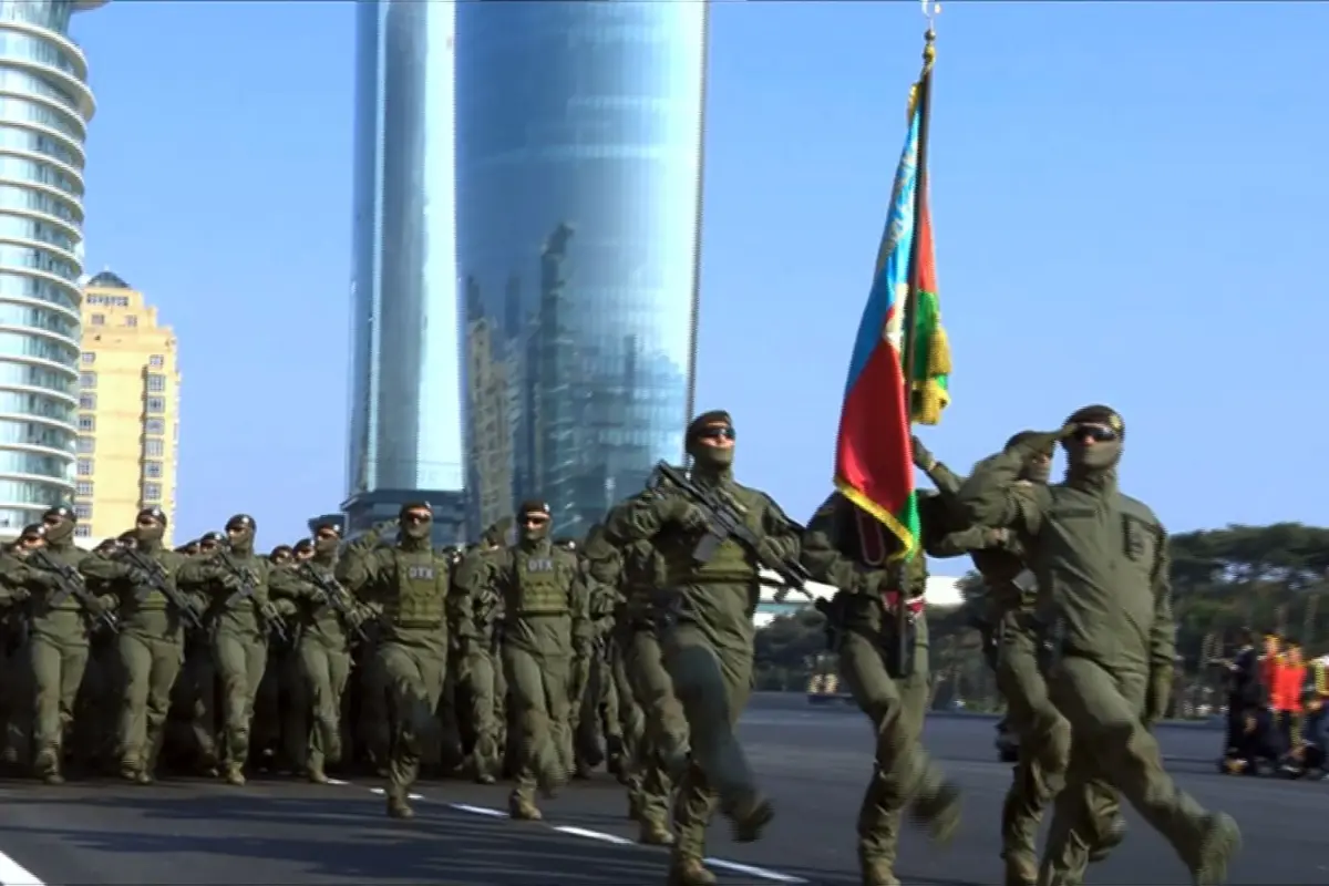 “Qartal”lar Azadlıq meydanında qürurla addımladı – Video