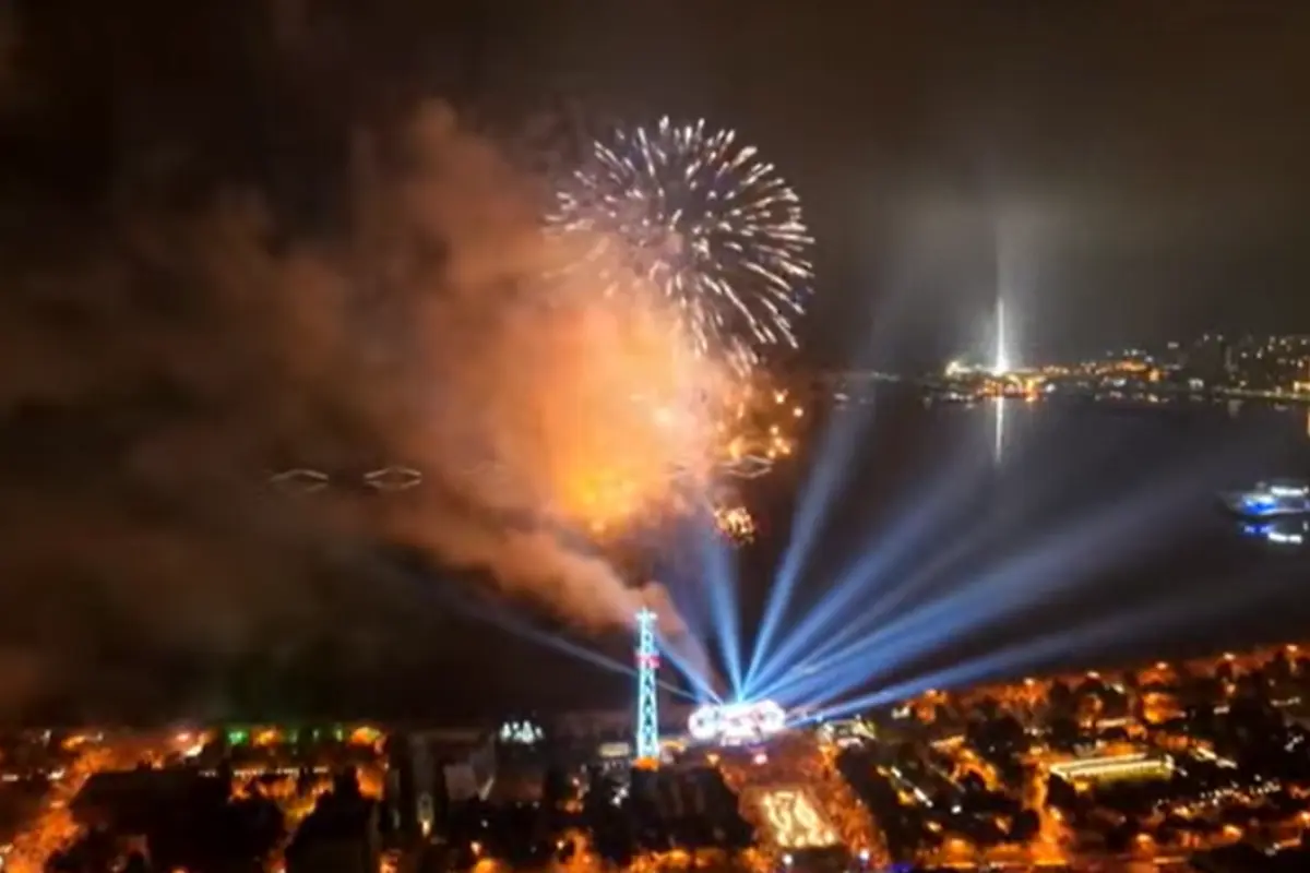Bakıda Zəfər Günü münasibətilə möhtəşəm atəşfəşanlıq oldu